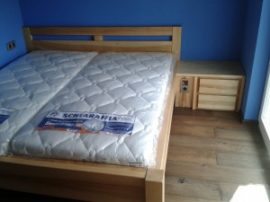 Bett Esche massiv 